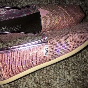 Tom’s limited pink glitter